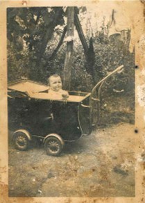 Photographie de la fille de Szaja qui était aussi dans son portefeuille.